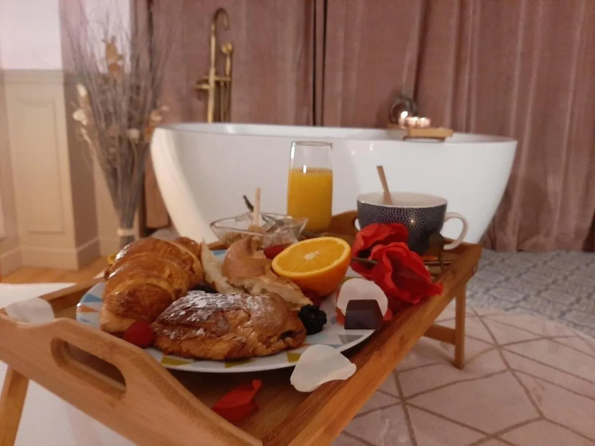 Luxury Suite Paris Republique 0*,  France