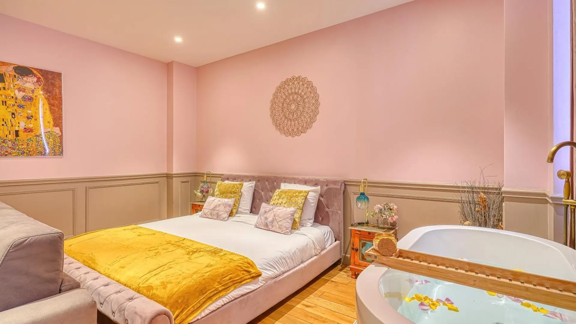 Apartment Luxury Suite Paris Republique